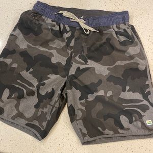 Vuori Banks Shorts (L)